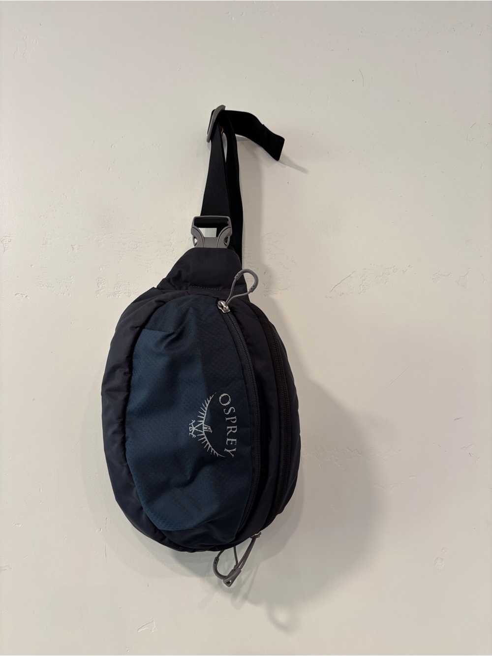 Osprey Daylite 2L Waist Pack Blue Gray Zip Closure Small outdoor Hiking BeltBag